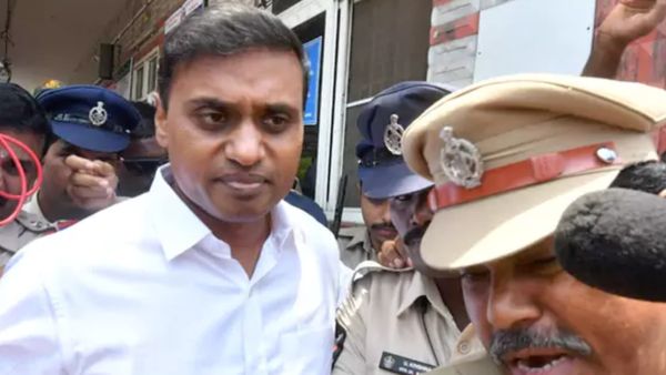 వైసీపీ ఎంపీ మిథున్ రెడ్డికి షాక్ ఇచ్చిన జైళ్ల శాఖ..