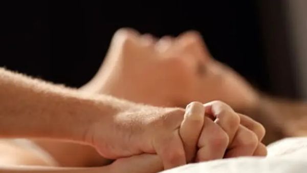 నెలలో ఎన్నిసార్లు శృంగారంలో మంచిదో తెలుసా..?