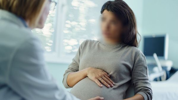 అల్లుడు వల్ల గర్భవతైన అత్త.. ఇక్కడే అసలు ట్విస్ట్