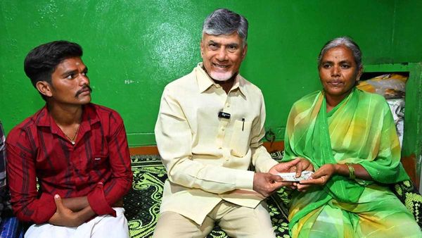 కొత్త పెన్షన్ల మంజూరు పై ఏపీ ప్రభుత్వం కీలక నిర్ణయం..!!