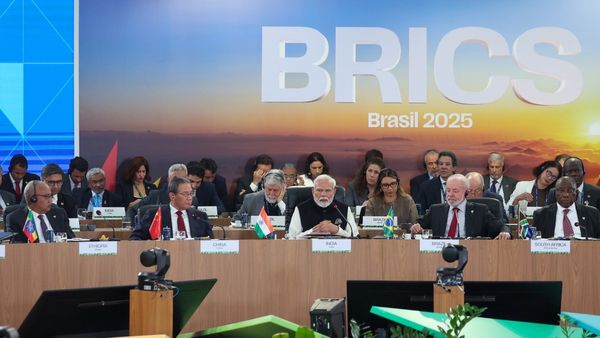 భారత్, పాక్‌లను ఒకే త్రాసులో తూచలేం.. బ్రిక్స్ సదస్సులో ప్రధాని మోడీ