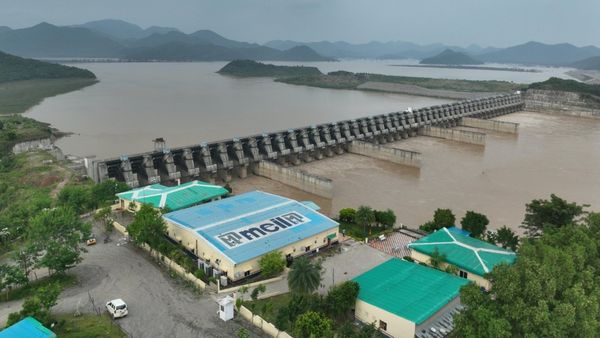 గోదావరికి వరద ఉధృతి- లంక గ్రామాలకు హెచ్చరికలు