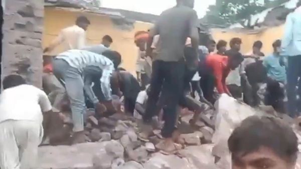 పెను విషాదం- విద్యార్థులపై కుప్పకూలిన స్కూల్ బిల్డింగ్: పలువురి దుర్మరణం?