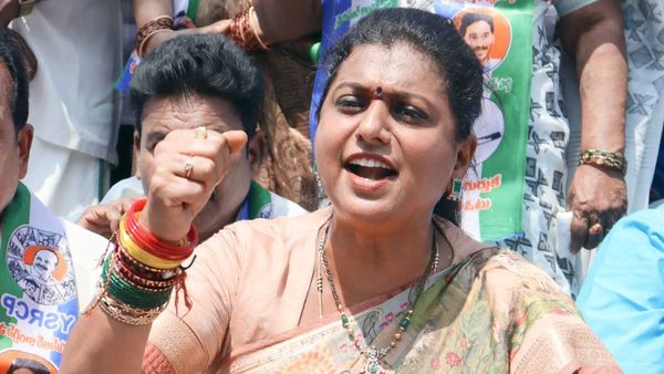 మహిళా కమీషన్ వద్దకు రోజా.. నగరి ఎమ్మెల్యేపై చర్యలకు డిమాండ్