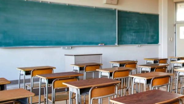 మన టీచర్లు వెరీ వెరీ పూర్ అండీ బాబు