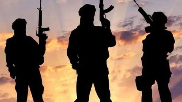 న్యాయ కేంద్రంపై ఉగ్రదాడి.. 8 మంది మృతి, దాడుల వెనుక జిహాదీ గ్రూప్!