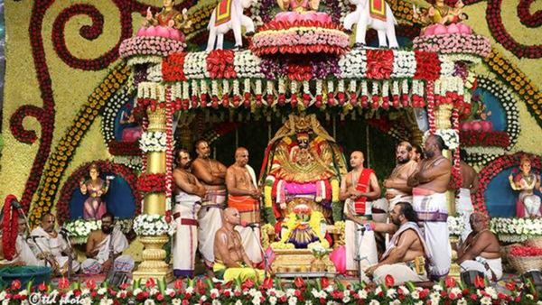 TTD: వరలక్ష్మీ వ్రతం తిరుమల శ్రీవారి దేవేరి పద్మావతమ్మ చెంత..మామూలు భాగ్యం కాదు!