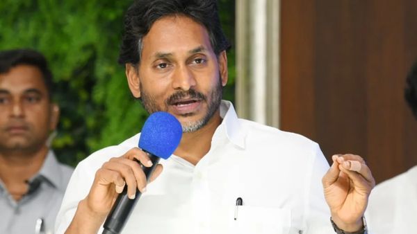 ఏపీలో ఇంటర్న్‌షిప్‌ పేరుతో వెట్టి చాకిరి