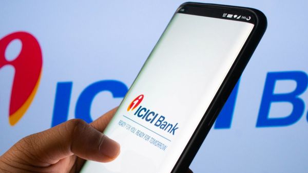 ఖాతాదారులకు ఐసిఐసిఐ బ్యాంకు షాక్.. ఇక మినిమం బ్యాలెన్స్ 50 వేలు!