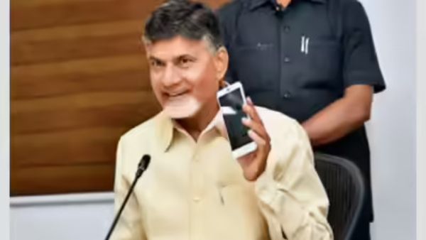 అదిరిపోయే శుభవార్త.. ఏపీలో వారికి టచ్ స్క్రీన్ మొబైల్స్ ఫ్రీ!