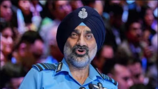 `అందుకే.. పాకిస్తాన్ తోెక ముడిచింది`