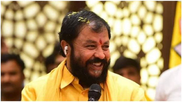 ట్రాఫిక్ కానిస్టేబుల్ గా మారిన ఎమ్మెల్యే చింతమనేని ప్రభాకర్.. వీడియో వైరల్!