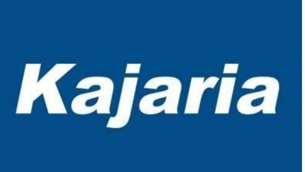అటారీ సరిహద్దులో గర్వంగా రెపరెపలాడిన త్రివర్ణ పతాకం..అమరవీరులకు కజారియా సెల్యూట్