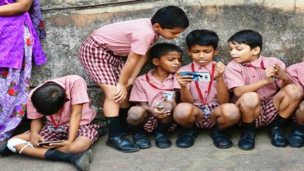 బీ అలెర్ట్.. పిల్లలు ఫోన్​లో గేమ్​ ఆడితే పేరెంట్స్ కు రూ.5000 జరిమానా