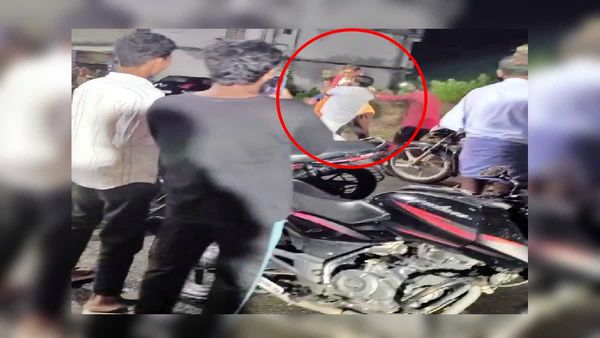 గణేష్ పూజ కోసం పూజారిని కిడ్నాప్ చేసిన భక్తులు.. వీడియో వైరల్