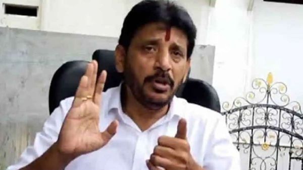 దువ్వాడ శ్రీనివాస్ పై కేసు నమోదు.. నోటీసులిచ్చిన పోలీసులు!