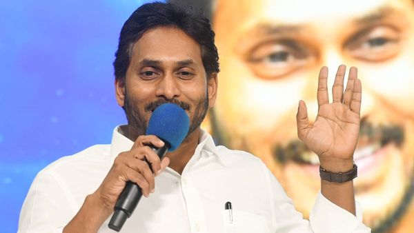 ఎన్డీఏకు మద్దతు వెనుక - నెక్స్ట్ టార్గెట్ , ముఖ్య నేతలతో జగన్..!!