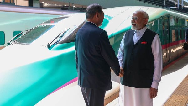 భారత్ లో పట్టాలెక్కేది ఇట్లాంటి బుల్లెట్ రైలే