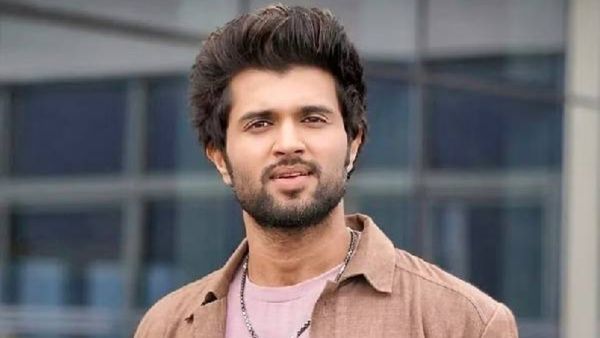 బెట్టింగ్ యాప్స్ కేసులో ఈడీ విచారణకు హాజరైన విజయ్ దేవరకొండ..