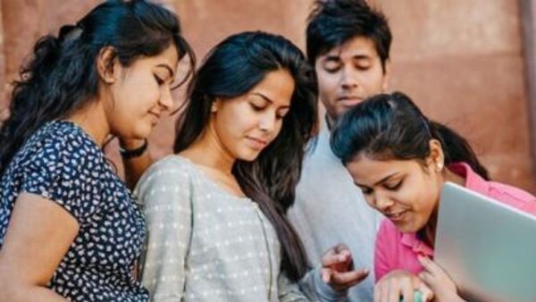 ఏపీ మెగా డీఎస్సీలో ఎంపికైన అభ్యర్థులకు బిగ్ షాక్..!