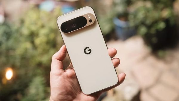 గూగుల్ Pixel 10 ఫోన్ లో క్రేజీ ఫీచర్.. ధర ఎంతంటే ..?