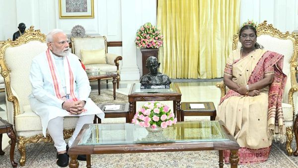 రాష్ట్రపతితో మోడీ, అమిత్ షా వరుస భేటీలు.. ఏం చేయబోతున్నారో..?