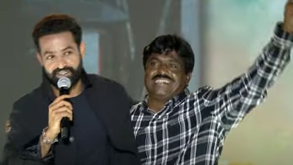 ఎన్టీఆర్ మొట్ట మొదటి అభిమాని ఇతనే..స్టేజ్‌పైకి పిలిచి మరీ హగ్