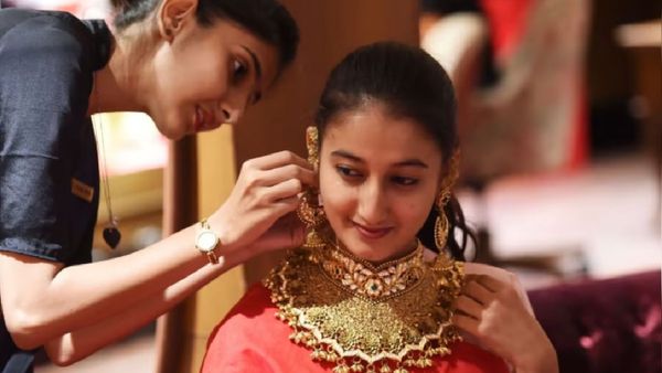  హైదరాబాద్‌లో తులం బంగారం ఎంతో తెలుసా..?