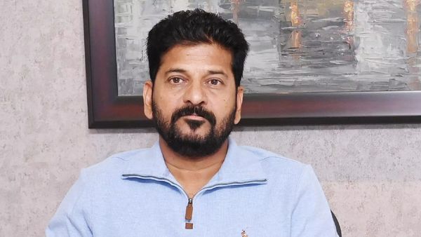 సొంత జిల్లాలో రేవంత్ రెడ్డికి  బిగ్ షాక్..!