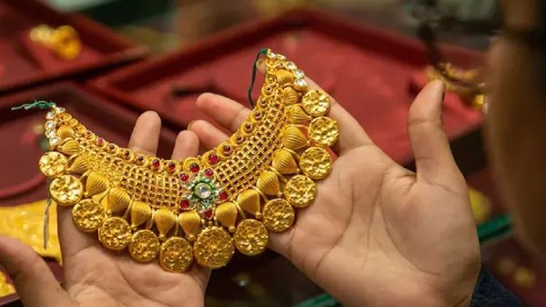 వినాయక చవితి నాడు 10 గ్రాముల బంగారం ధర ఎంతో తెలుసా..?