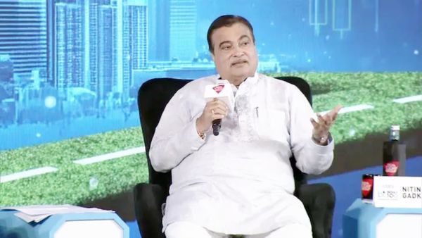 పెట్రోల్‌ లో ఇథనాల్ కలిపితే మైలేజ్ తగ్గుతుందా..? గడ్కరీ ఛాలెంజ్‌..