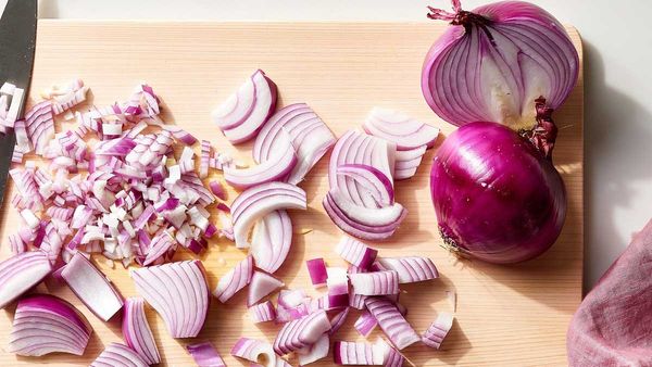 ఉల్లి చేసే మేలు తల్లి కూడా చేయదు అంటారు.. ఎందుకో తెలుసా?