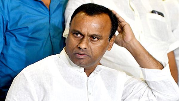 కోమటిరెడ్డిపై హైకమాండ్ సీరియస్ - కీలక నిర్ణయం..!?