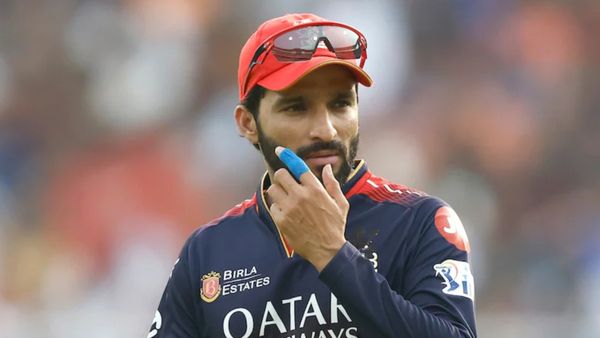 ఆర్సీబీ కేప్టెన్ కు చుక్కలు చూపిన సిమ్ కార్డ్..!!