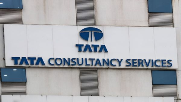 TCS Layoff: 14 ఏళ్ల సీనియర్ తో ఇంత దారుణంగానా ..! లేఆఫ్స్ పై ఉద్యోగి షాకింగ్..!