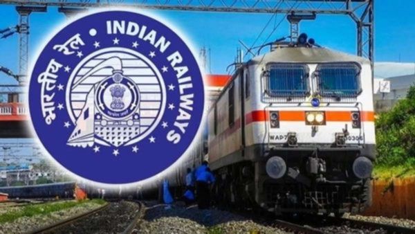 వర్షాలవేళ ప్రయాణికులకు, సిబ్బందికి  రైల్వే హెచ్చరిక!
