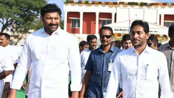  అవినాశ్ స్థానంలో ఫైర్ బ్రాండ్ కు జగన్ బాధ్యతలు- కీలక మార్పులు..!?