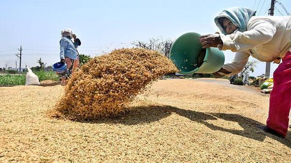 రైతులకు మరో గుడ్ న్యూస్.. ఆ డబ్బులు వారి ఖాతాలలో.. రెడీ అవ్వండి!