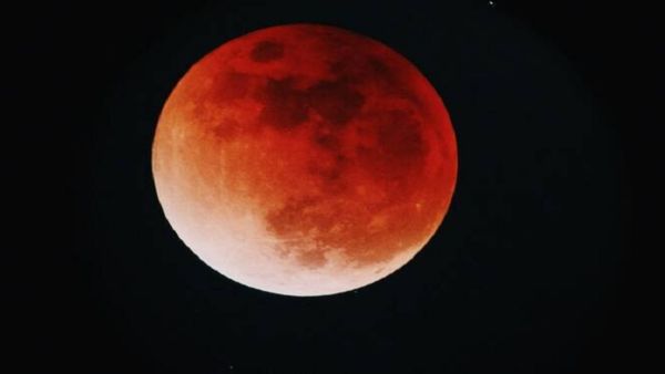 చంద్రగ్రహణం తర్వాత 6 నెలలు ఈ రాశులవారు పట్టిందల్లా బంగారం!