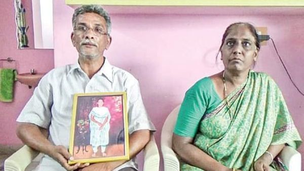 ఆయేషా మీరా తల్లితండ్రుల షాక్..! సీబీఐ కోర్టు నోటీసుల తిరస్కరణ..!