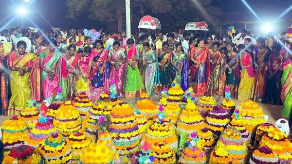 బతుకమ్మ పండుగ తొమ్మిది రోజుల నైవేద్యాలు ఇవే..!