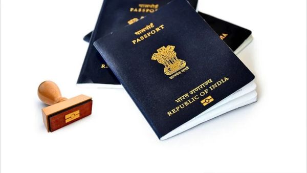 ఆ విదేశీయులు భారత్ లోకి నో ఎంట్రీ.. కేంద్రం సంచలన నిర్ణయం