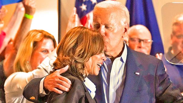 చేయరాని పనులు చేశాడు: జో బైడెన్ పై బాంబు పేల్చిన కమల హ్యారిస్