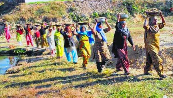 ప్రతీనెల వారి ఖాతాలో రూ.3000.. కేంద్రం చెప్పింది చేసెయ్యండి!