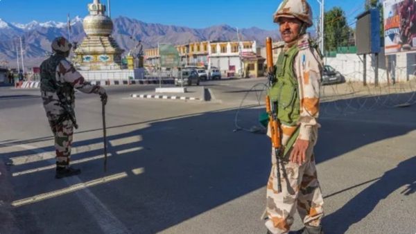 పెద్ద స్కేచ్చే ఇది- చైనా సరిహద్దుల్లో..!!
