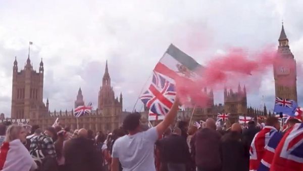 `మా దేశం మాక్కావాలి`: లండన్ వీధులు రక్తసిక్తం