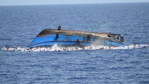 ఘోర విషాదం.. పడవలు బోల్తా పడి 193 మంది మృతి !