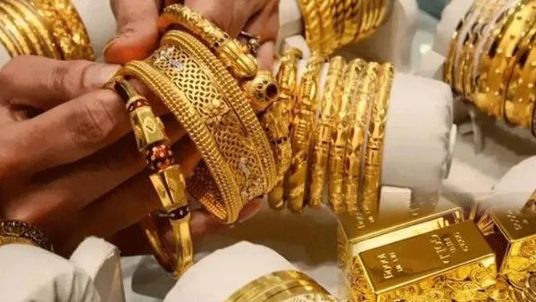  బంగారం  ప్రియులకు పండగలాంటి వార్త 