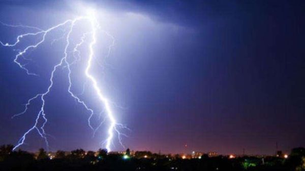 తెలంగాణలో తీవ్ర విషాదం.. పిడుగుపాటుకు ఆరుగురు బలి !