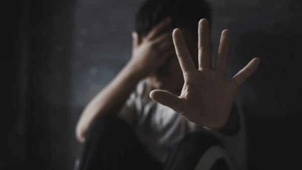 మైనర్ బాలుడిపై రెండేళ్లుగా అత్యాచారం.. 16 మంది నిందితులు !!